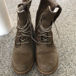 Timberland boots, tan
